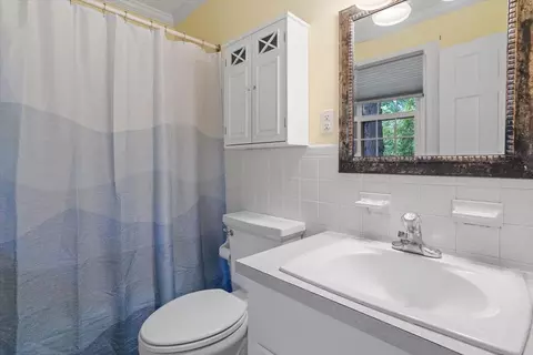 Bath - 4100 Picardy Dr, Raleigh, NC 27612 photo 2 of 4