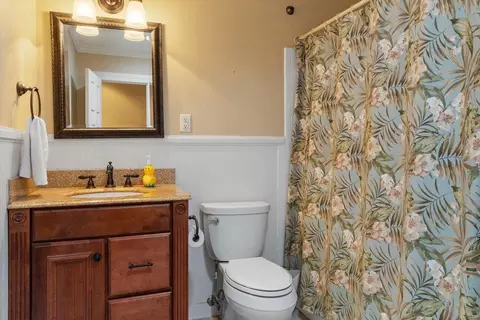 Bath - 4100 Picardy Dr, Raleigh, NC 27612 photo 1 of 4