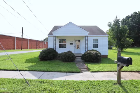 1320 Whitsett St, Burlington, NC 27215