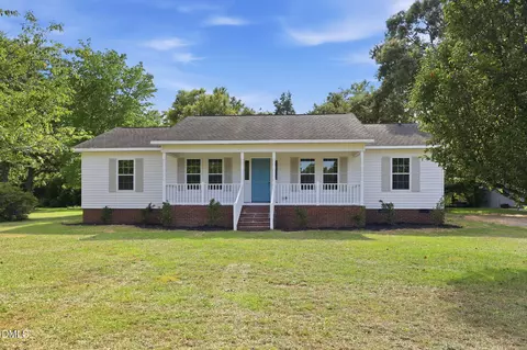 305 N 1st St, Sanford, NC 27330