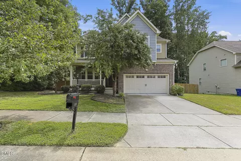 1104 Broadcreek Dr, Fuquay Varina, NC 27526