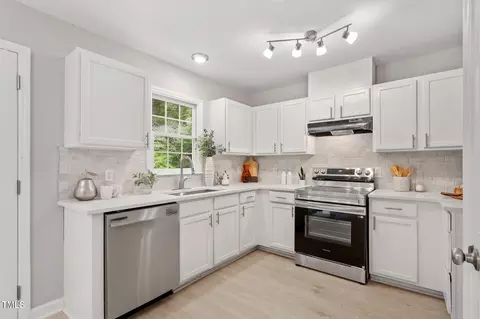 719 St Catherines Dr, Wake Forest, NC 27587
