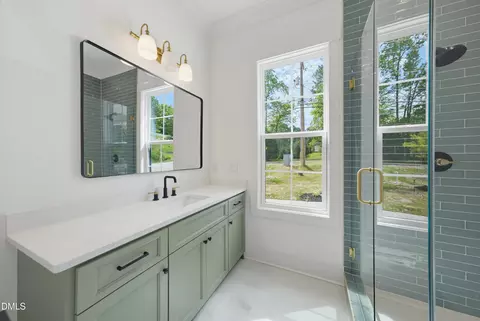 Bath - 1921 E Geer St, Durham, NC 27704 photo 5 of 7