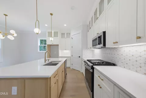 Kitchen - 1925 E Geer St, Durham, NC 27704 photo 4 of 7