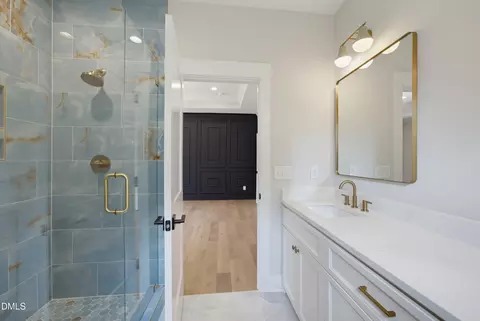Bath - 1925 E Geer St, Durham, NC 27704 photo 3 of 5