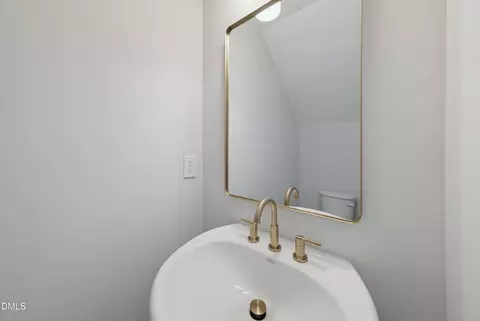 Bath - 1925 E Geer St, Durham, NC 27704 photo 4 of 5