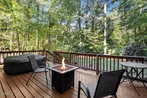Exterior - 104 Eagle Ct, Cary, NC 27511 photo 2 of 5