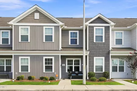 240 Yorktown Ln, Sanford, NC 27330