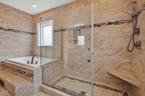 Bath - 18 Appleton Pl, Durham, NC 27705 photo 3 of 8