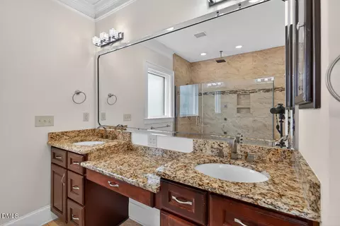 Bath - 18 Appleton Pl, Durham, NC 27705 photo 4 of 8
