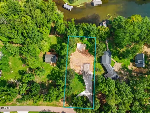 143 Recreation Ln, Macon, NC 27551