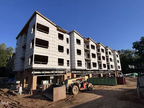 120 Two Hills Dr #204A, Carrboro, NC 27510