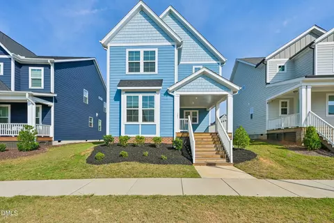 121 Broadwater Dr, Wake Forest, NC 27587