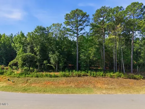 331 Meadow Walk Dr, Fuquay Varina, NC 27526