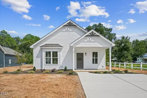 306 S Sycamore St, Fremont, NC 27830