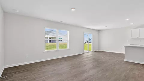 Living - 105 Daniel Rd, Smithfield, NC 27577 photo 1 of 1