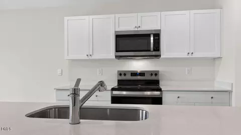Kitchen - 105 Daniel Rd, Smithfield, NC 27577 photo 4 of 5