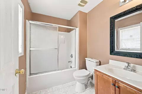 Bath - 806 Piper St, Durham, NC 27704 photo 2 of 2
