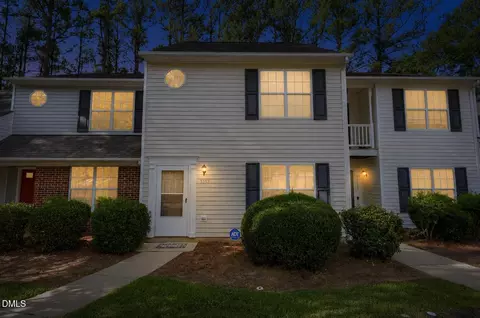5553 Fieldcross Ct, Raleigh, NC 27610