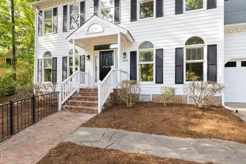 2204 Meade Ln, Durham, NC 27707 photo 2