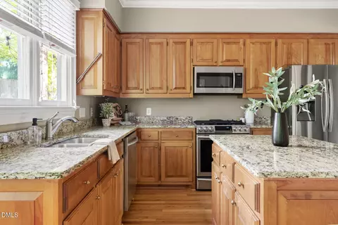 2204 Meade Ln, Durham, NC 27707 photo 4
