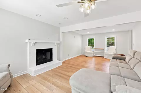 Living - 400 Thorndale Dr, Dunn, NC 28334 photo 3 of 3