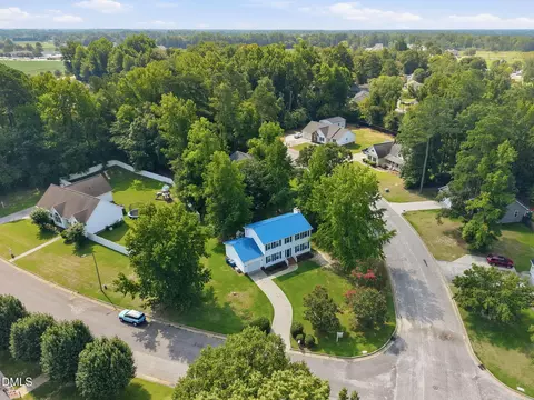 View/Area - 400 Thorndale Dr, Dunn, NC 28334 photo 4 of 9