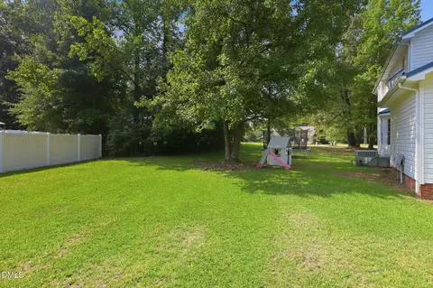 Exterior - 400 Thorndale Dr, Dunn, NC 28334 photo 3 of 8