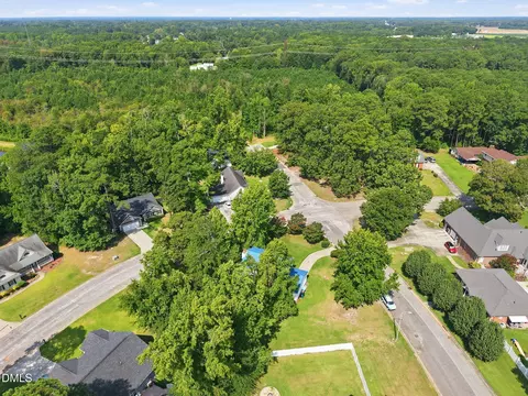 View/Area - 400 Thorndale Dr, Dunn, NC 28334 photo 7 of 9