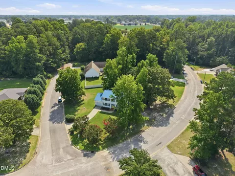View/Area - 400 Thorndale Dr, Dunn, NC 28334 photo 2 of 9