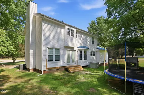 Exterior - 400 Thorndale Dr, Dunn, NC 28334 photo 6 of 8