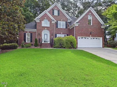 104 Carric Bend Ct, Cary, NC 27519