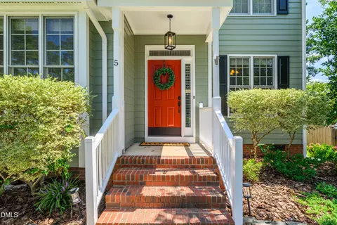 5 Silverwood Ct, Durham, NC 27713 photo 2