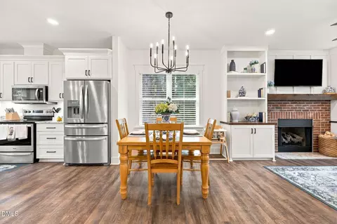 Dining - 552 N Orange St, Coats, NC 27521 photo 2 of 3