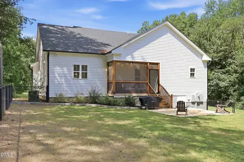 Exterior - 552 N Orange St, Coats, NC 27521 photo 5 of 11