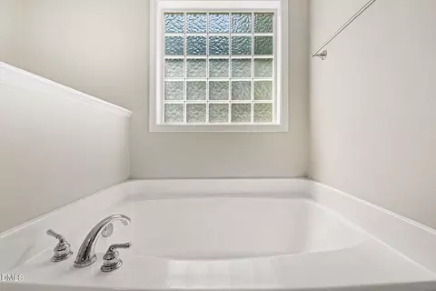 Bath - 122 Rustic Ln, Smithfield, NC 27577 photo 2 of 5