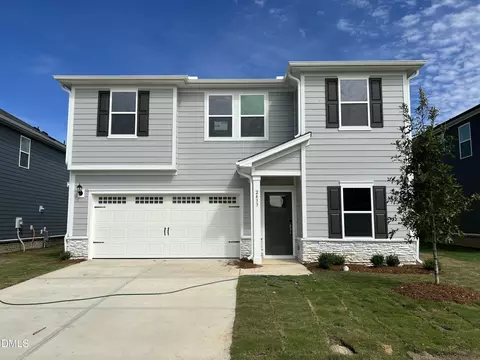 2433 Rosewood Bluff Dr, Zebulon, NC 27597
