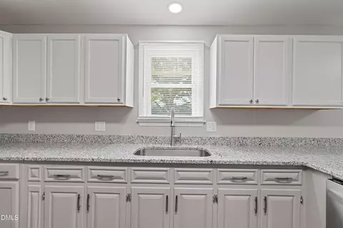 754 5 Points Rd, Benson, NC 27504 photo 10