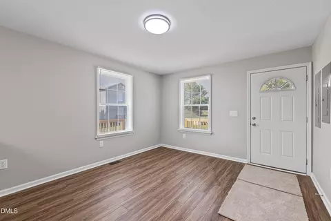 754 5 Points Rd, Benson, NC 27504 photo 6