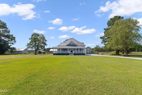 754 5 Points Rd, Benson, NC 27504 photo 3