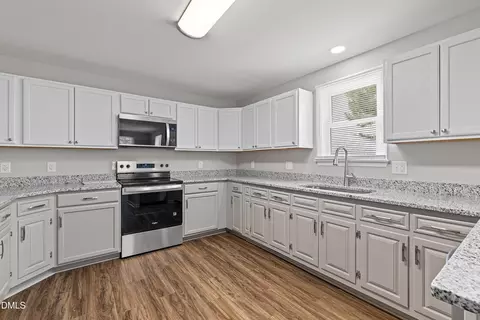 754 5 Points Rd, Benson, NC 27504 photo 7