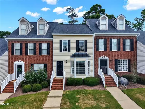 204 Knightsborough Way, Apex, NC 27502
