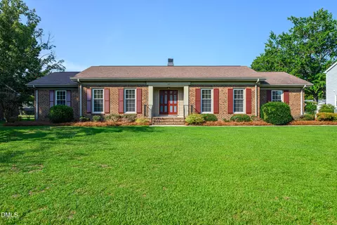 1106 Crestview Dr, Tarboro, NC 27886