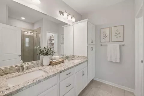 Bath - 1039 Commack Dr, Durham, NC 27703 photo 2 of 5