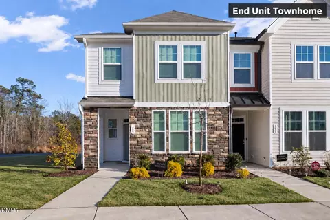 389 Channel Drop Dr, Clayton, NC 27520