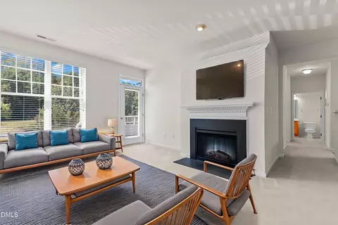 427 Eyam Hall Ln, Apex, NC 27502