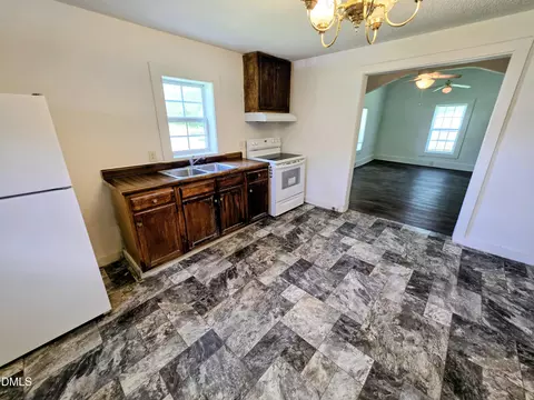 Kitchen - 202 Hill St, Smithfield, NC 27577 photo 2 of 4