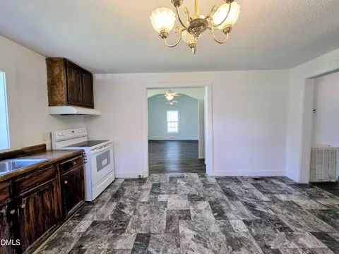 Kitchen - 202 Hill St, Smithfield, NC 27577 photo 3 of 4