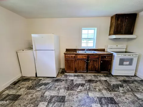 Kitchen - 202 Hill St, Smithfield, NC 27577 photo 4 of 4
