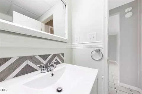 Bath - 3761 Wakefield Ln, Garner, NC 27529 photo 5 of 7